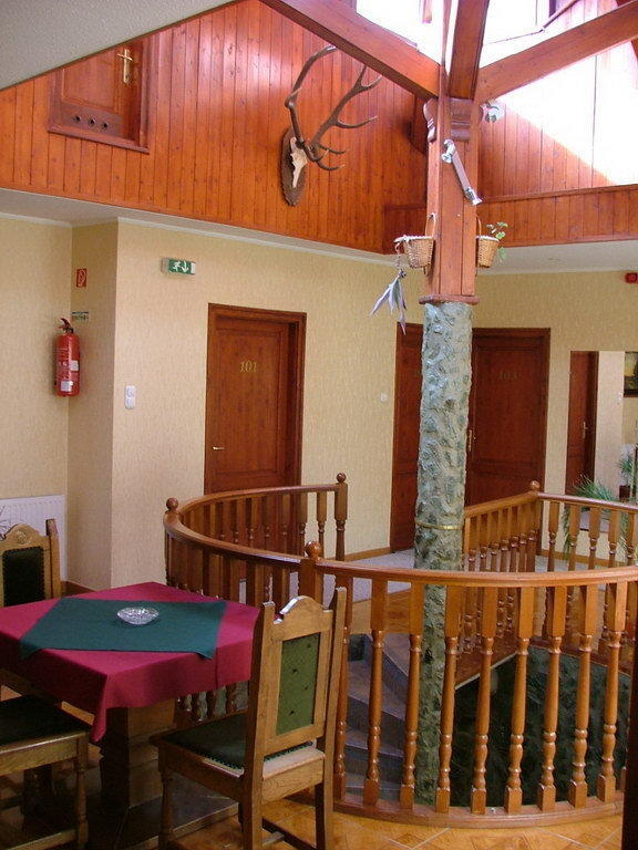 Hotel Erdogyongye Etterem Es Panzio Zalaegerszeg Exterior foto