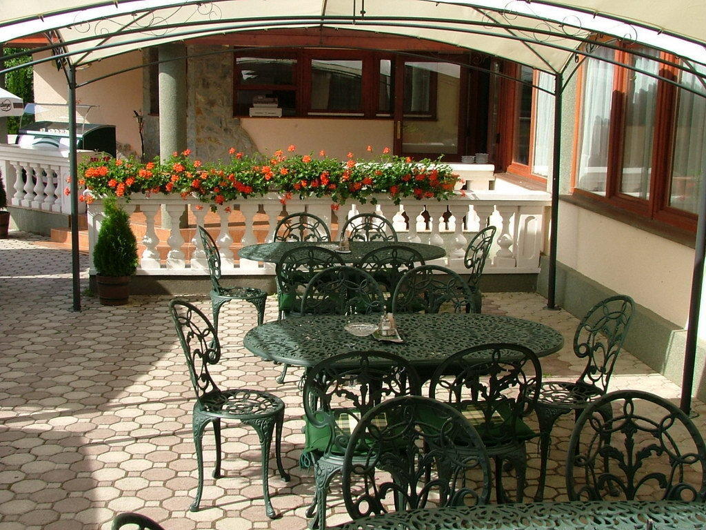Hotel Erdogyongye Etterem Es Panzio Zalaegerszeg Exterior foto